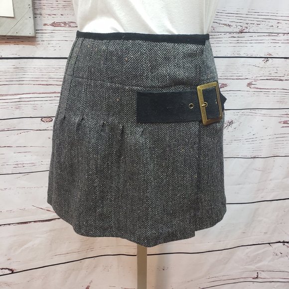 Free People Dresses & Skirts - Free People Buckle Mini Skirt - Size 8